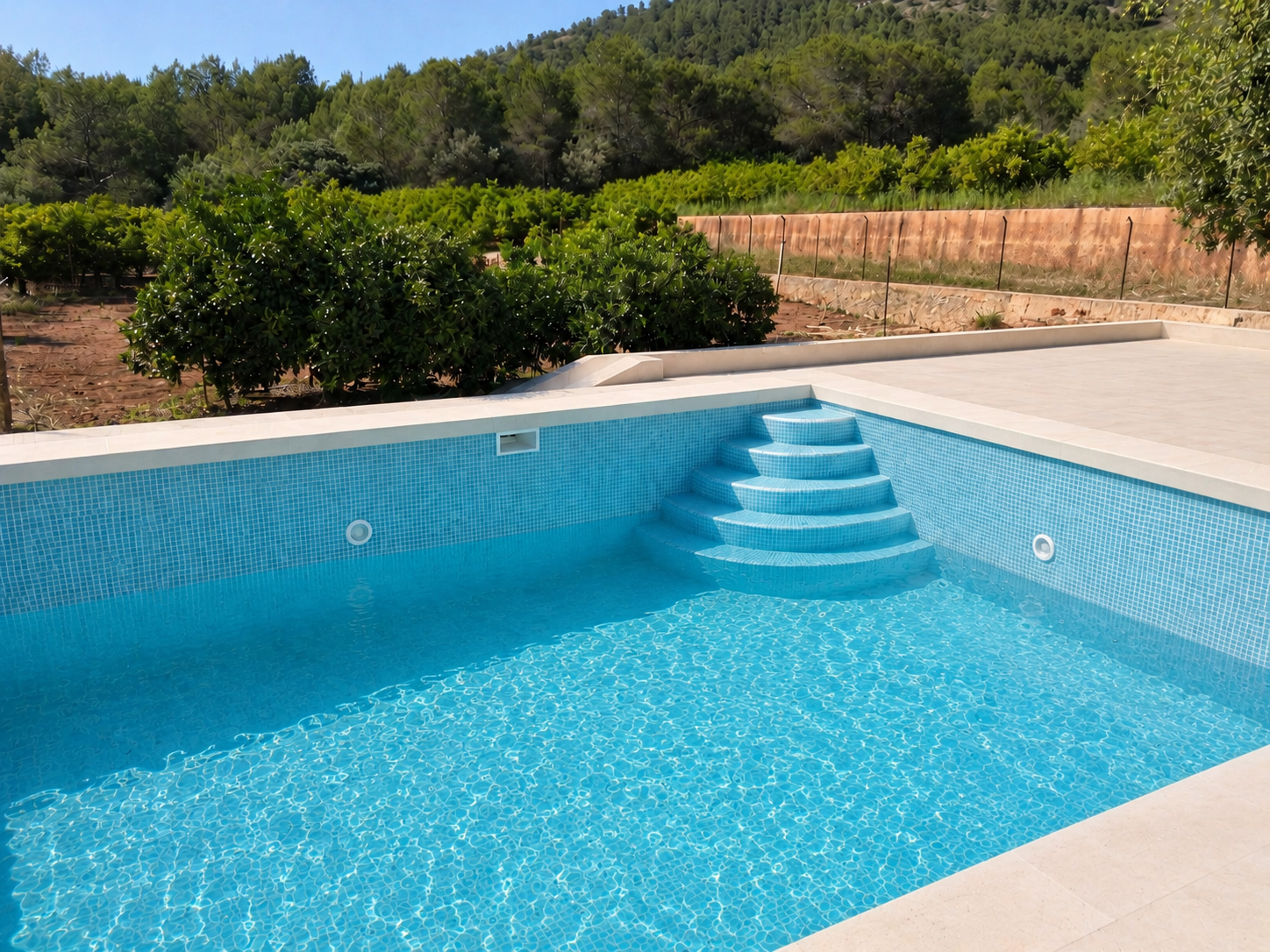 Piscina de obra antes y después en Valencia